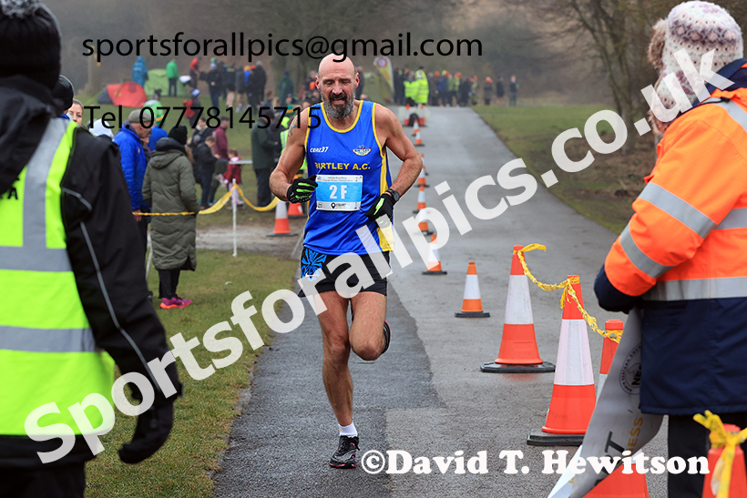 Senior Men and Over-35s to 49s Mens 2025 NECAA Royal Signals Road Relays Champs.,  Hetton Lyons Country Park, Hetton le Hole, County Durham. Photo: David T. Hewitson/Sports for All Pics
